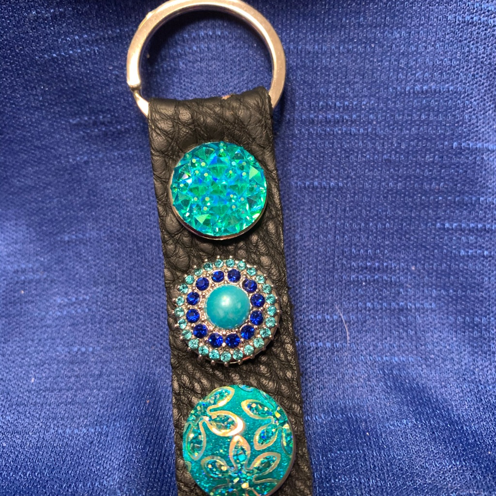 Black Rectangular 3 Snap Keychain.